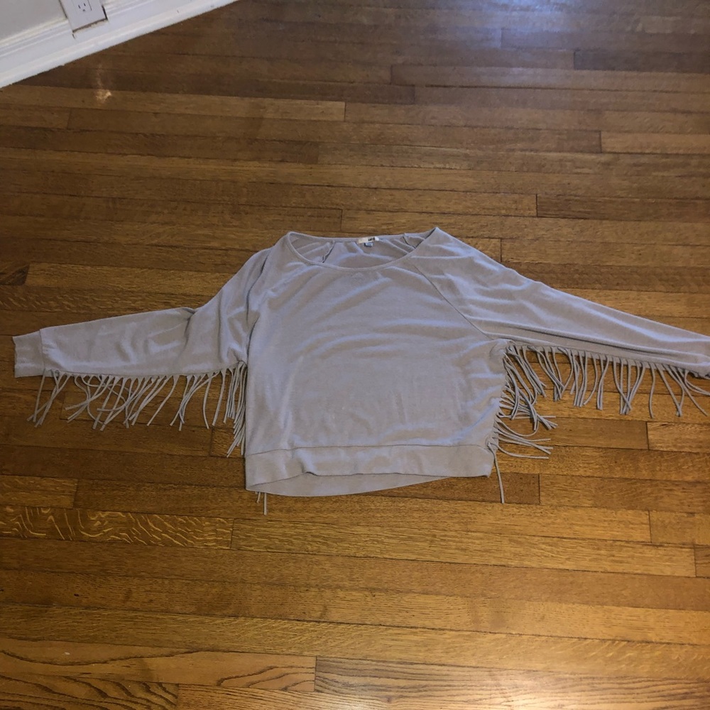 Women’s Fringe Pullover. Size Medium